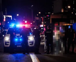 Intentaron irse sin pagar el remis y terminaron con una policía herida