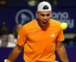 Cerúndolo no aflojó y dejó en el camino a Darderi para meterse en octavos