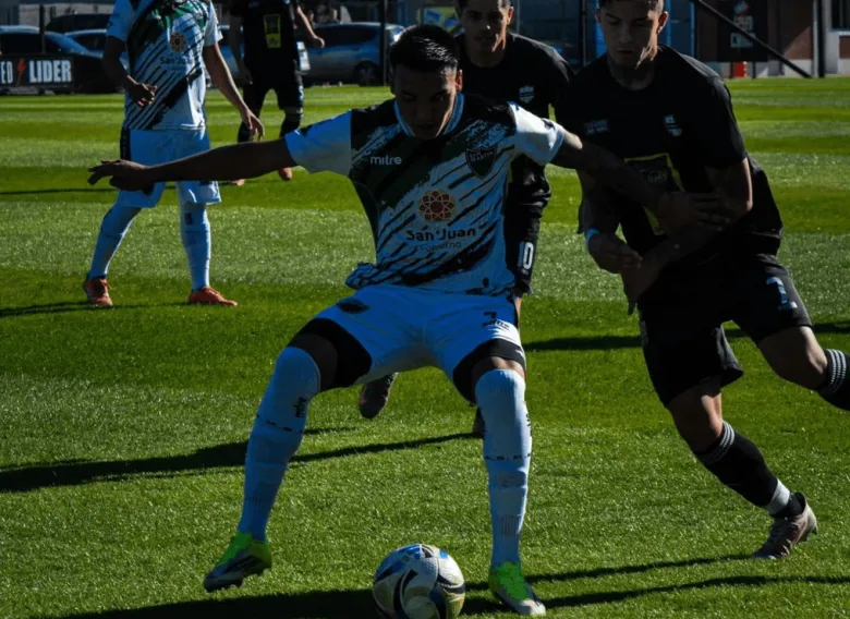 San Martín respiró en Riestra y se llevó un empate que corta la mala racha