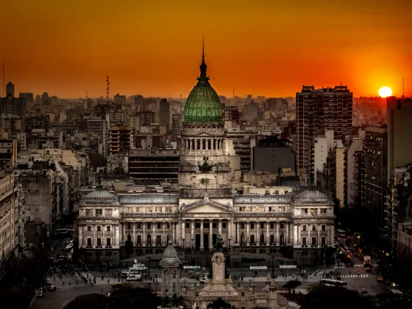 El Gobierno metió un recorte millonario al Congreso y encendió la bronca