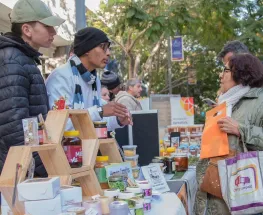 San Juan celebró a las abejas con feria, sabores y conciencia en el centro
