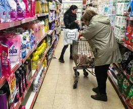Abril dejó la actividad quieta y el consumo masivo volvió a aflojar