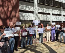 Padres de colegios preuniversitarios van por un amparo federal por la falta de clases
