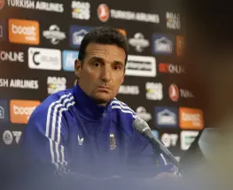 Scaloni mueve el arco: el "Dibu" no atajará en los amistosos