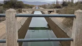 Impactante hallazgo en el río San Juan: una familia encontró un cadáver mientras pasaba el día