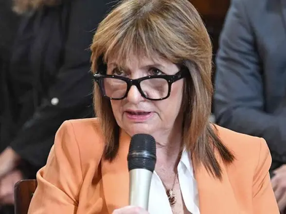 Bullrich faltará a la cita de Adorni y se recalienta la interna con Milei