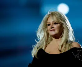 Adiós a Bonnie Tyler, la voz rasposa que marcó una época
