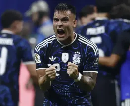 Lautaro Martínez, con el corazón en la mano tras el triunfo argentino