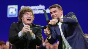 En Brasil piden revisar si Milei metió la mano en la campaña de Bolsonaro